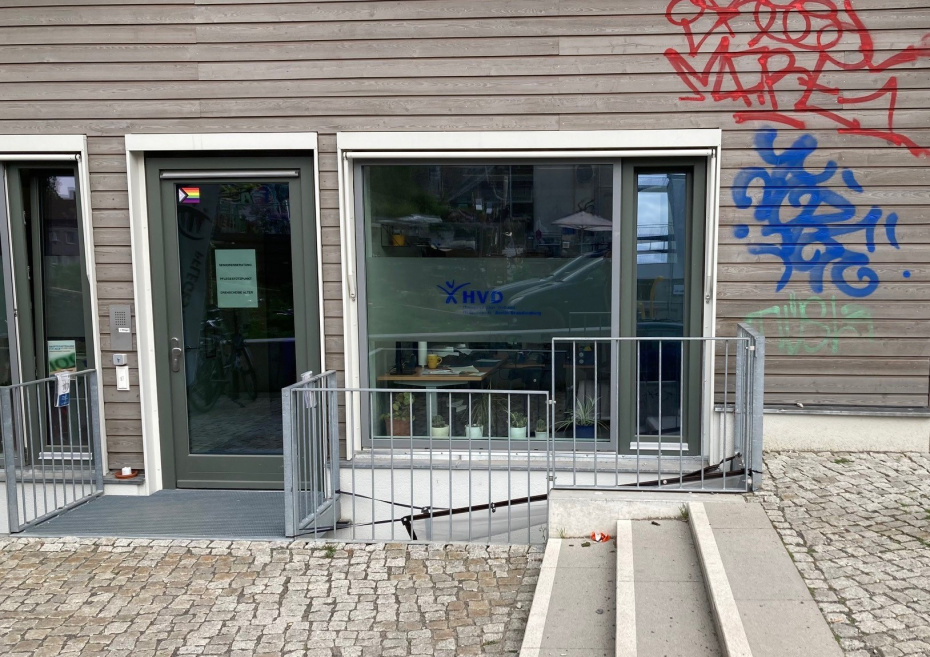 Eingang Haus Alltag
