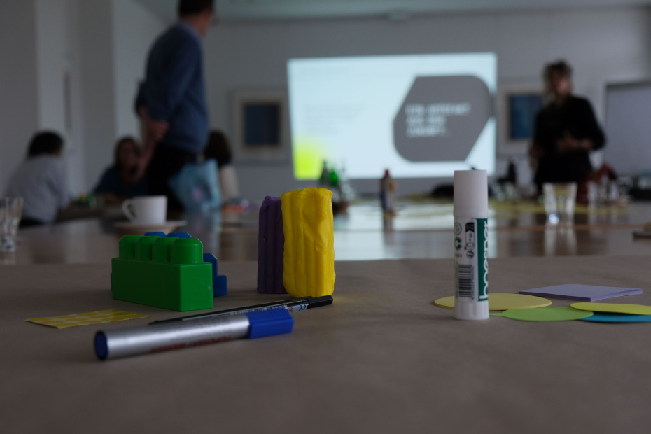 Kreativ und skulptural: Narrative gestalten (Workshop mit Sarah Wenzinger)