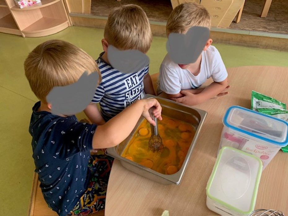 Kinder backen für Kinder