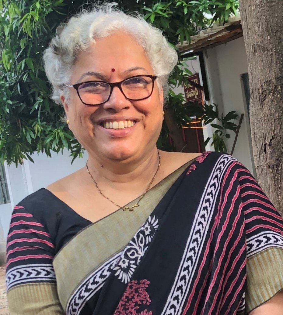 Dr. Keerthi Bollineni ist Expertin für soziale Entwicklung, Transformatorin und Humanistin