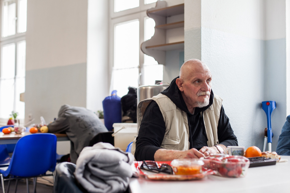 Was macht es mit einer Gesellschaft, wenn jene, welche Hilfe und Unterstützung am dringendsten benötigen, allein gelassen werden?