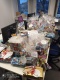 Der riesige Geschenkeberg steht in unserem Büro zur Abholung bereit