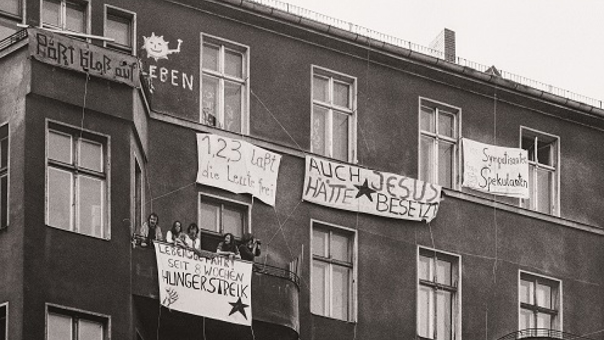 "Auch Jesus hätte besetzt" - Besetztes Haus am Winterfeldtplatz