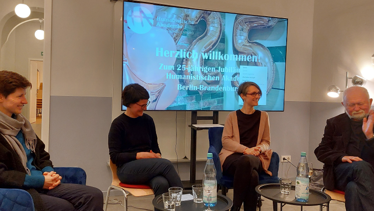 Von Links: Anke Lauke, Astrid Hackel, Tina Bär, Horst Groschopp | (c) Frank Spade