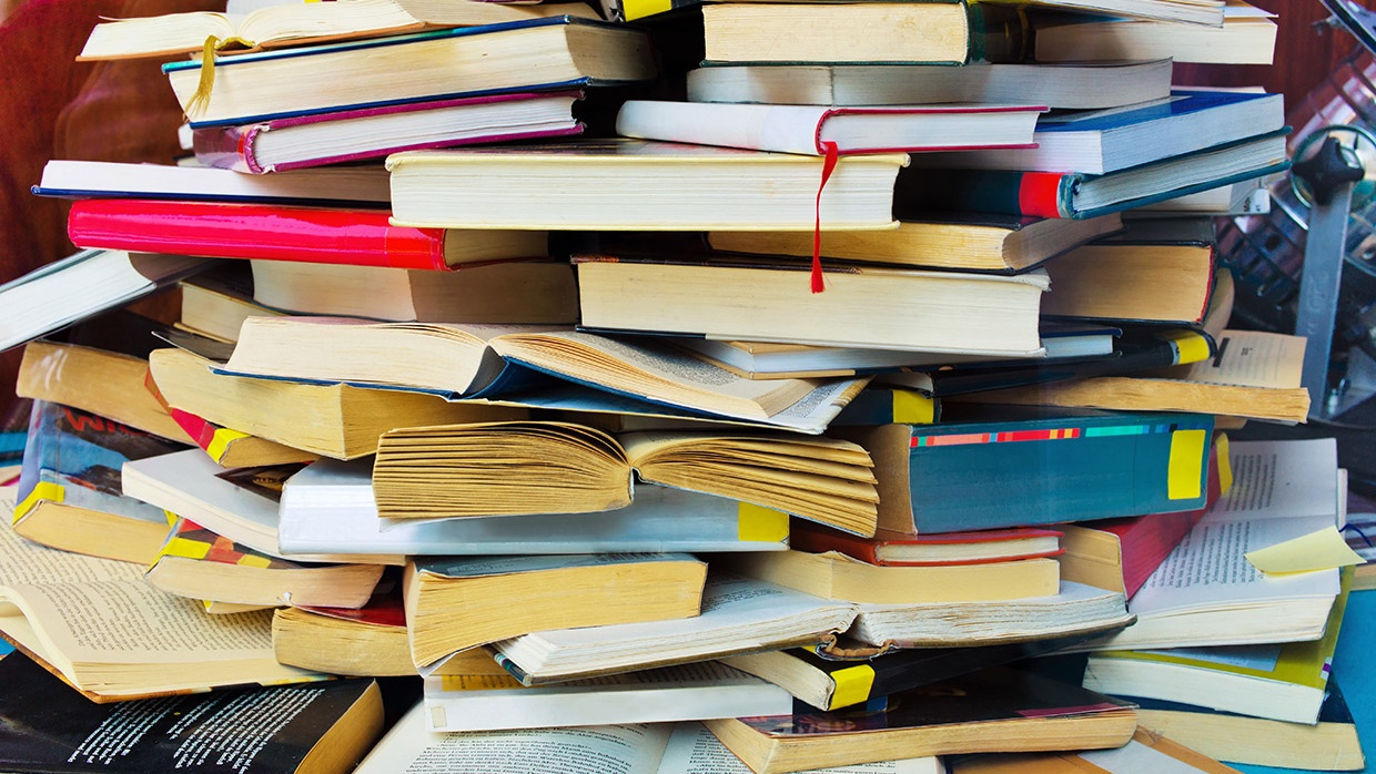 Die Bibliothek für (angehende) Lebenskundelehrkräfte hält jede menge Materialien zur Unterrichtsgestaltung und Themenanregung bereit. 