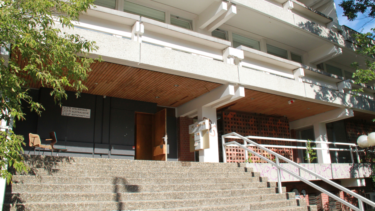 Das Gebäude der ehemaligen australischen Botschaft in Pankow wird künftig die Humanistische Hochschule Berlin beherbergen.