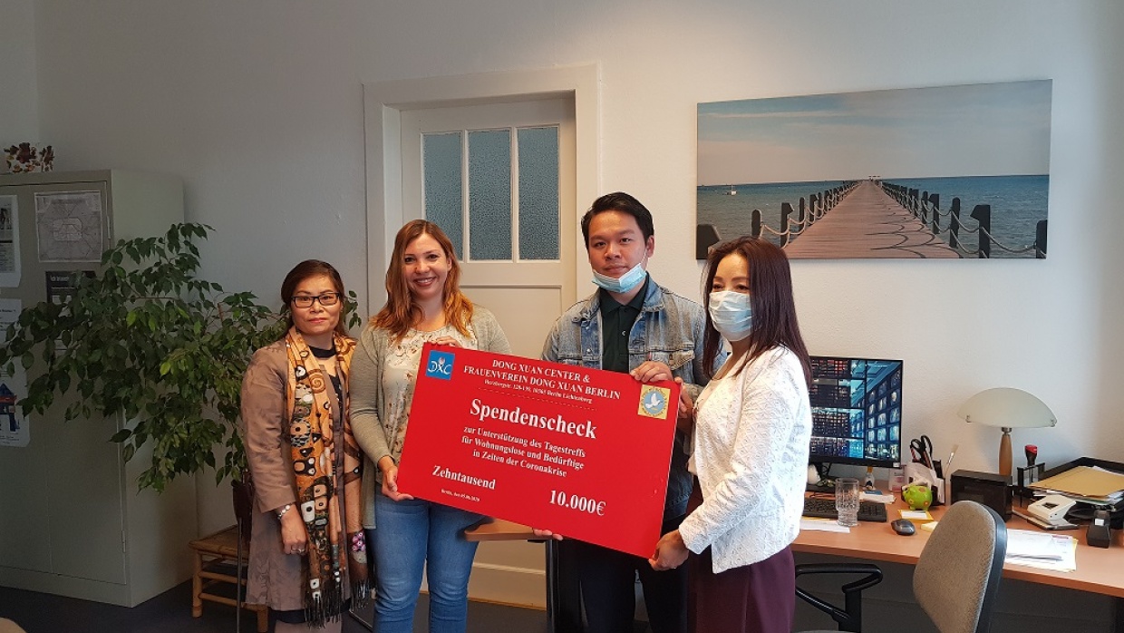 Unser TagesTreff für Wohnungslose und Bedürftige freut sich über die große Spende des Dong Xuan Center Berlin